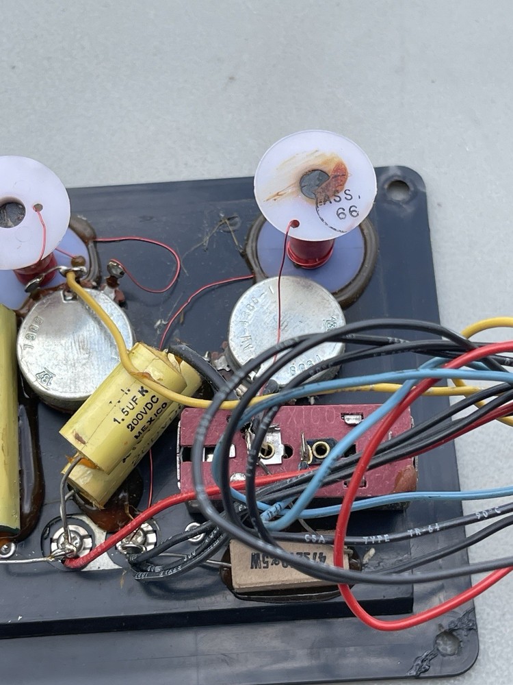 cerwin vega hed-1230 crossovers (pair)