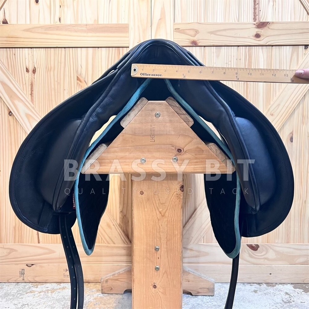 18" County Connection Dressage Saddle