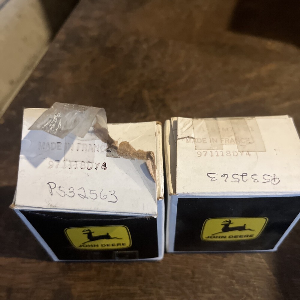 2 NOS John Deere OEM 57M7181 Indicator Light Bulbs