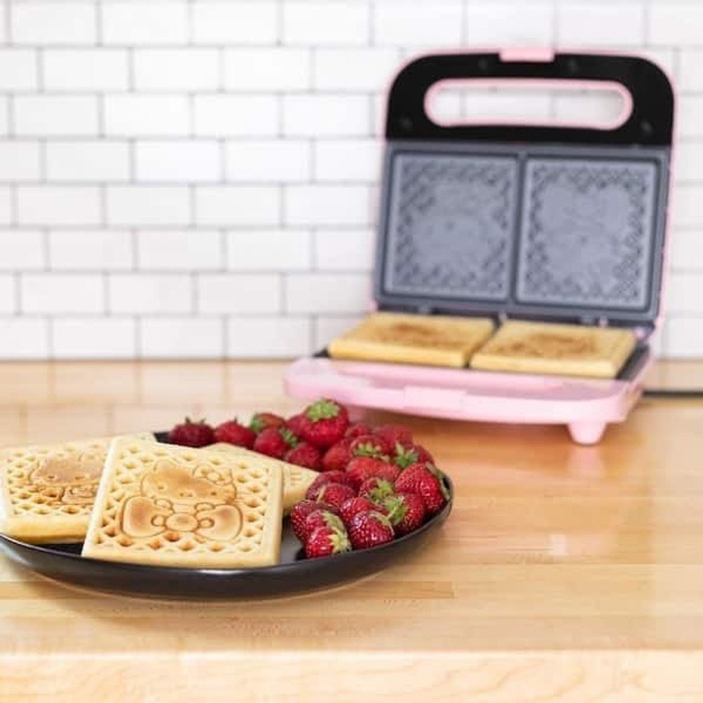 HELLO KITTY Pink Square Waffle Maker