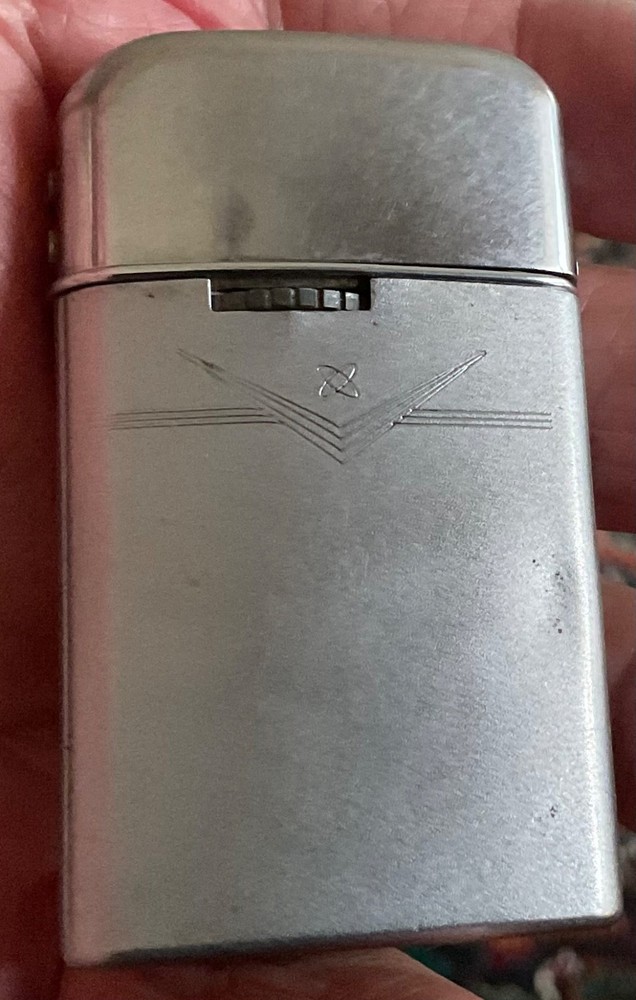 Vintage Ronson Varaflame Windlite Lighter / Serviced.