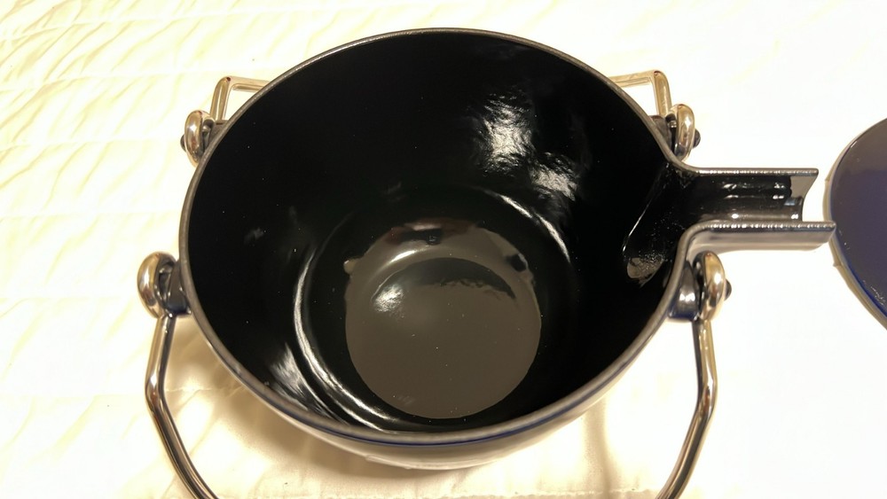 Staub Cast Iron 1.2 qt, Round, Tea Kettle, Dark blue