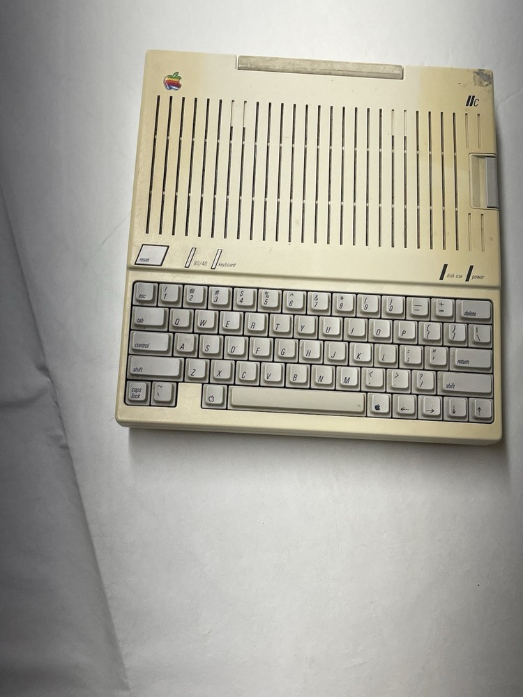 Apple IIc Computer Model A2S4100 Vintage ROM 3 Case Only Untested Retro