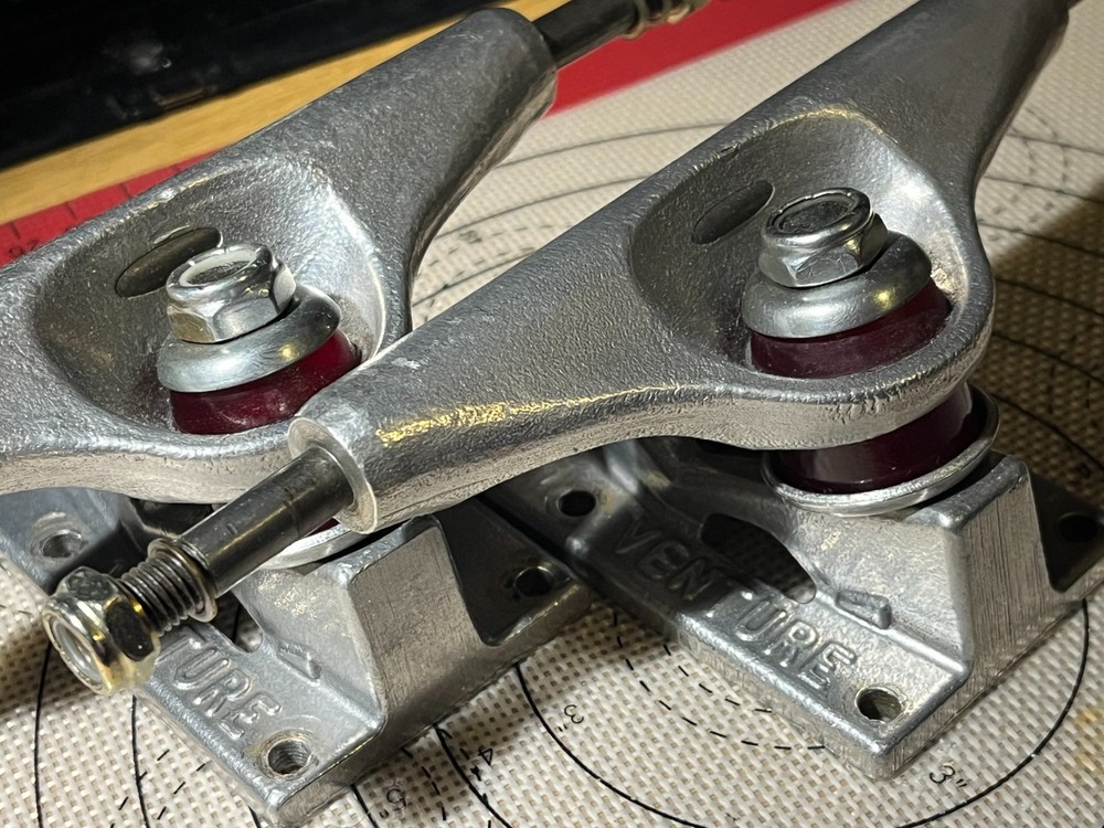 Classic Venture Skateboard Trucks