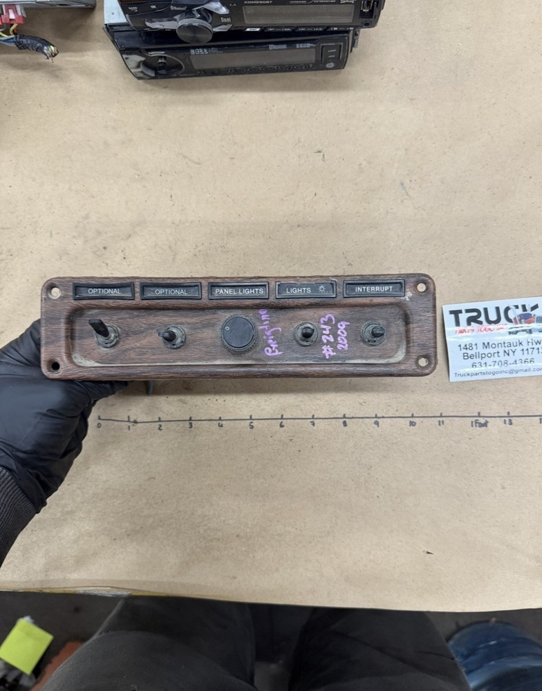 Freightliner 2009 Classic FLD Dash Switch Panel Woodgrain / #243
