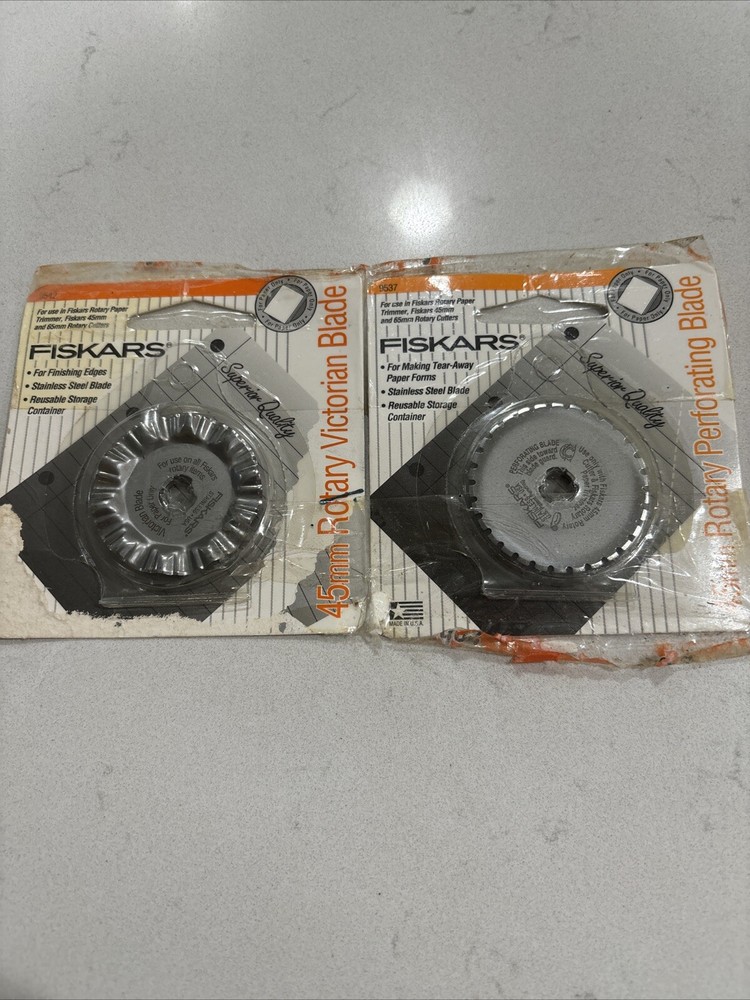 FISKARS 2PK 45mm Perforating And Victorian