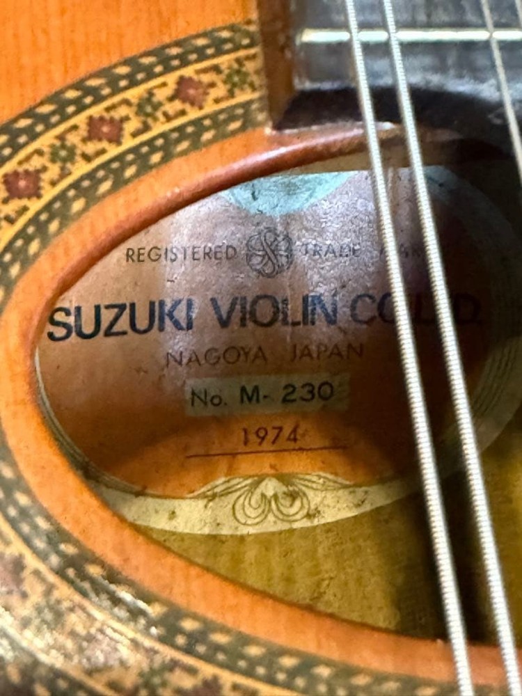 78: Mandolin Spruce body 8 strings