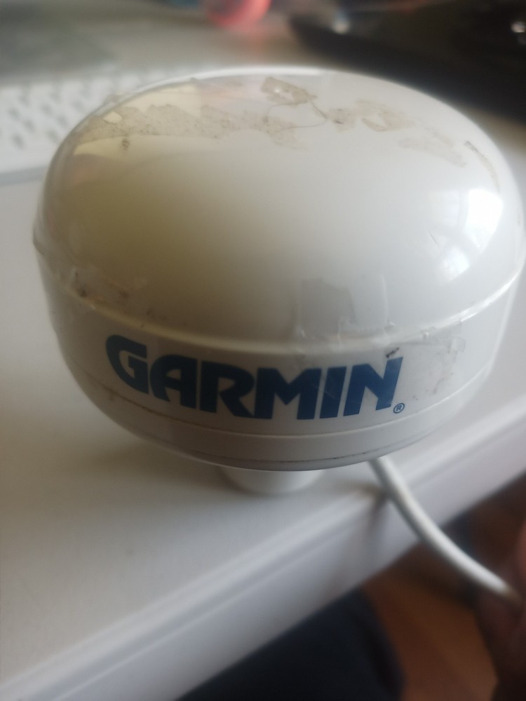 Garmin GA 29 GPS antenna [unknown condition]