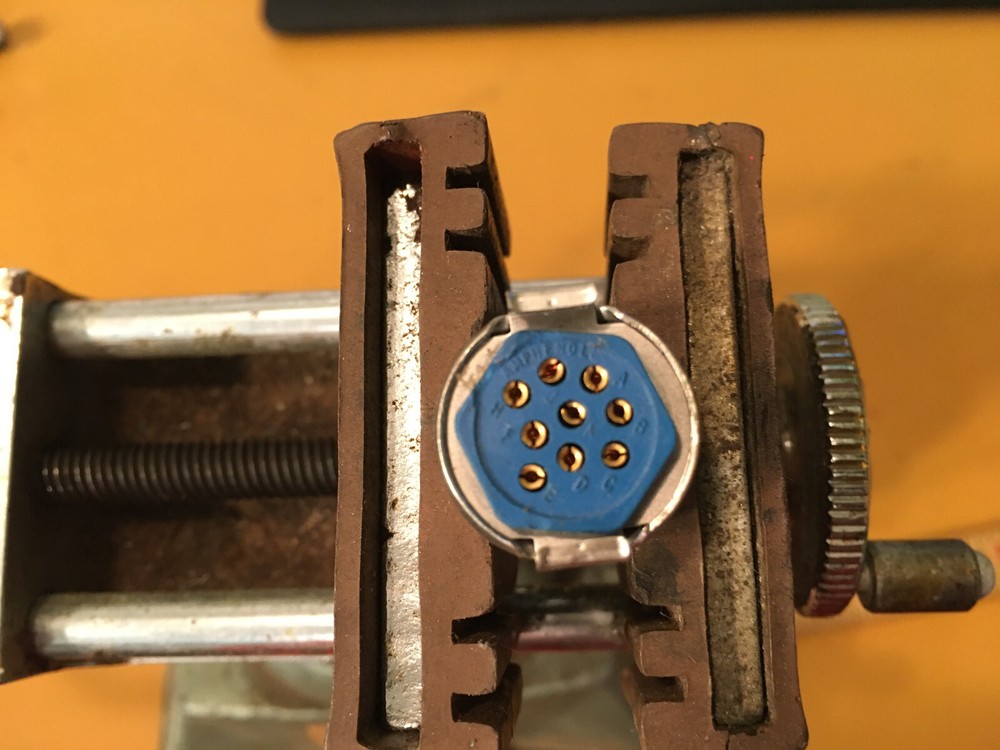 1 Amphenol 9 pin Female Circular Connector