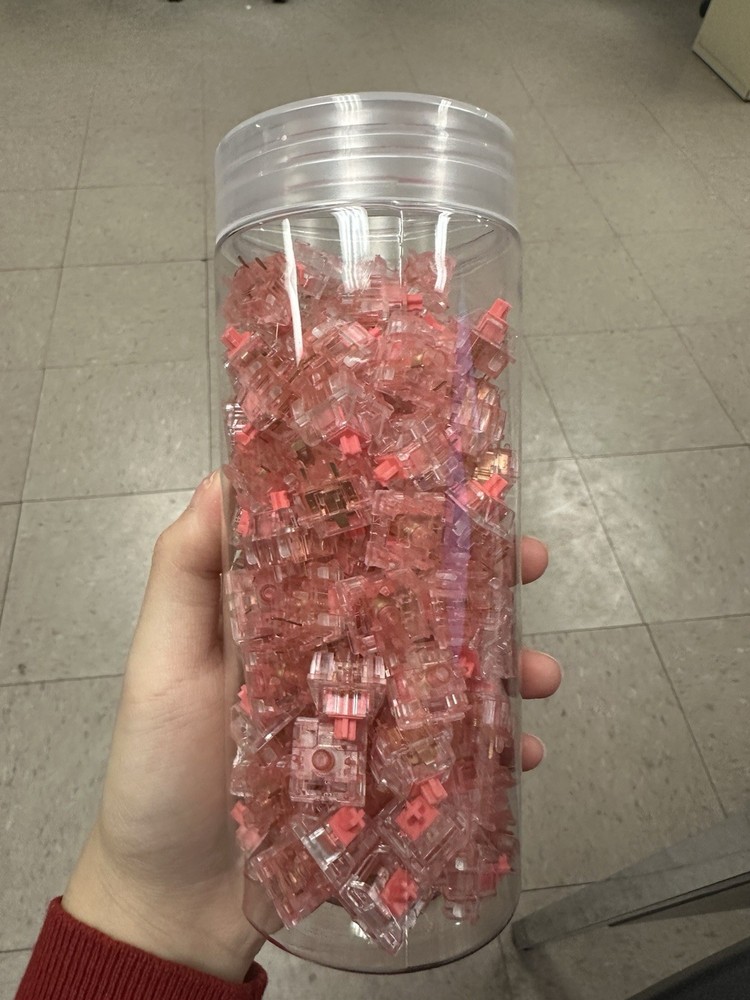 KTT Strawberry Linear Switch (110 Count)