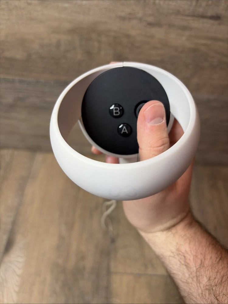 Genuine OEM Original Meta Oculus Quest 2 VR RIGHT Touch Controller Only - Tested