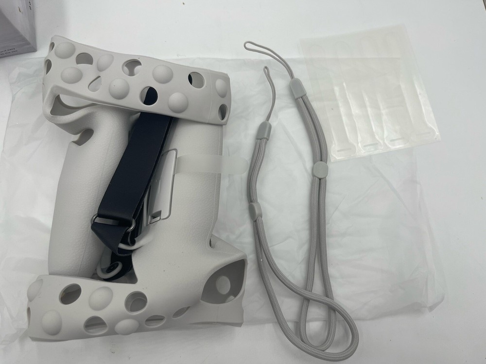 NEW Extended Silicone Grip Covers For Oculus Quest 2 Gray