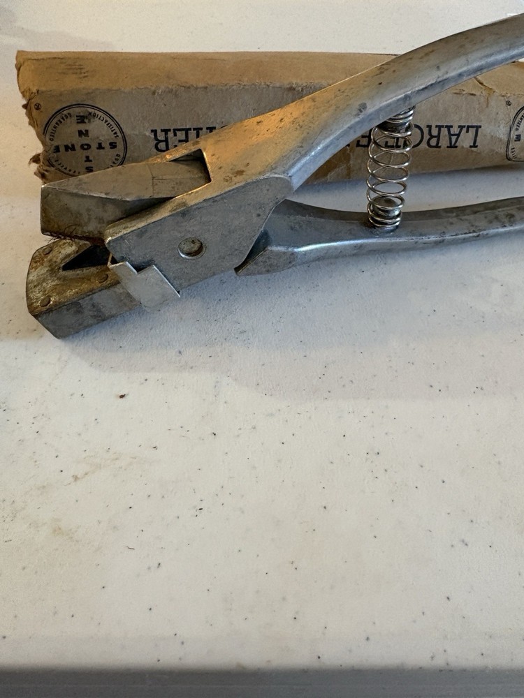 Stone Manufacturing Large Ear Notcher