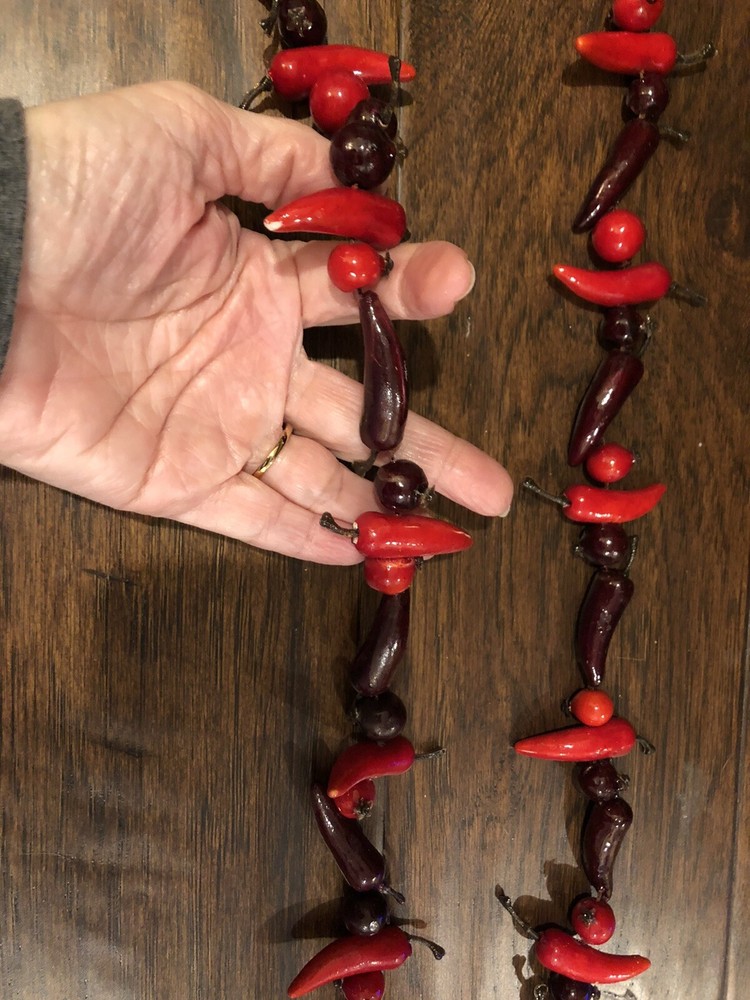 Hot chili pepper string