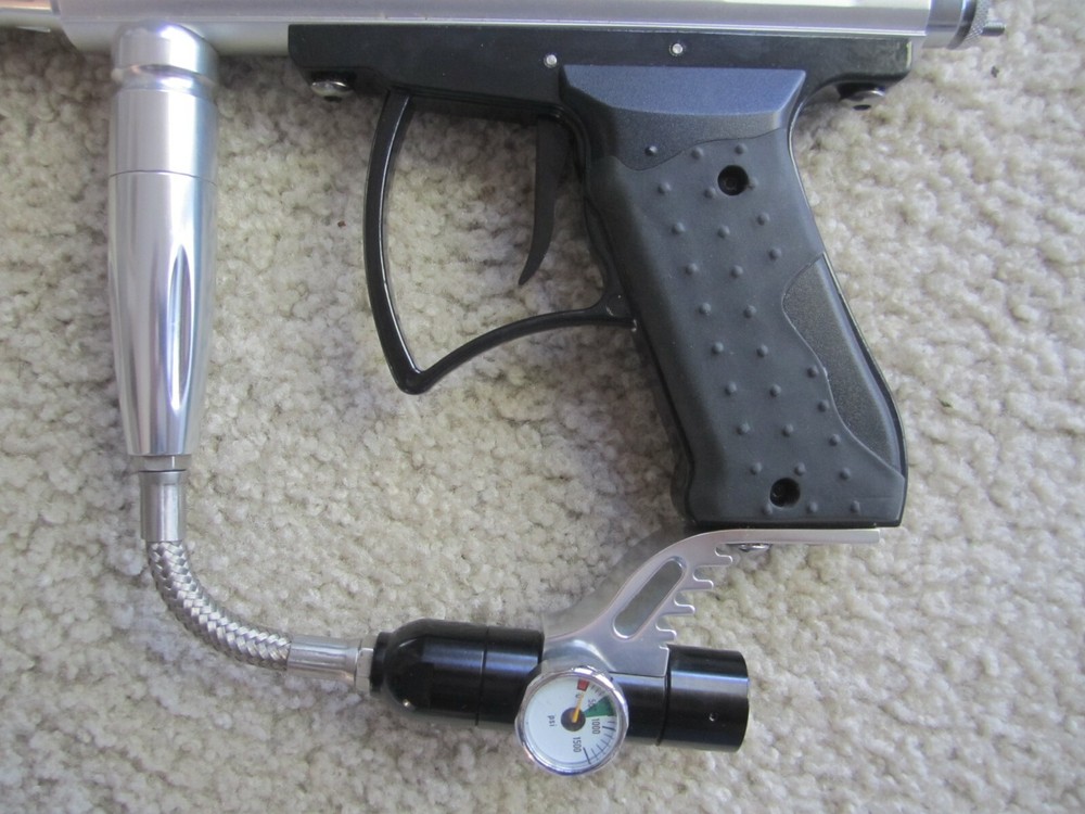 RAP4 TORNADO PAINTBALL GUN-WORKS GREAT!
