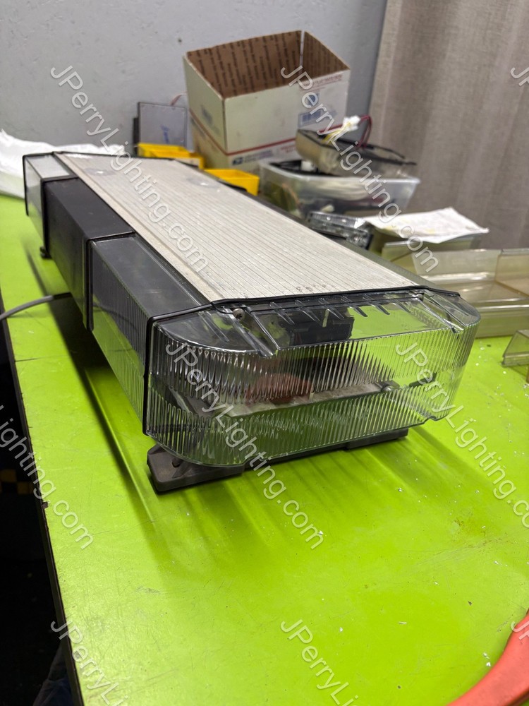 ONE Whelen Edge 9000 Mini BASIC Light Bar 26-28”