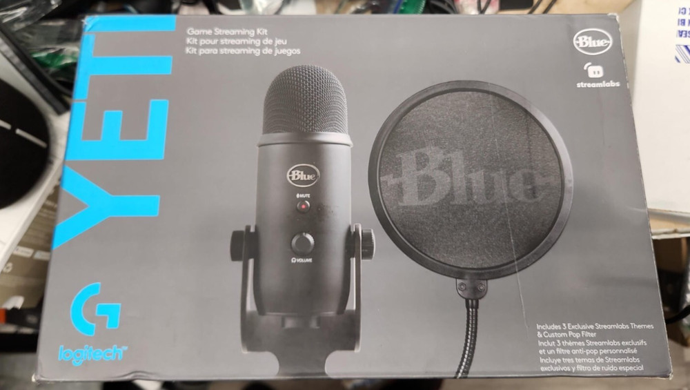 Logitech - Blue Yeti Game Streaming USB Condenser Microphone Kit with Blue Open