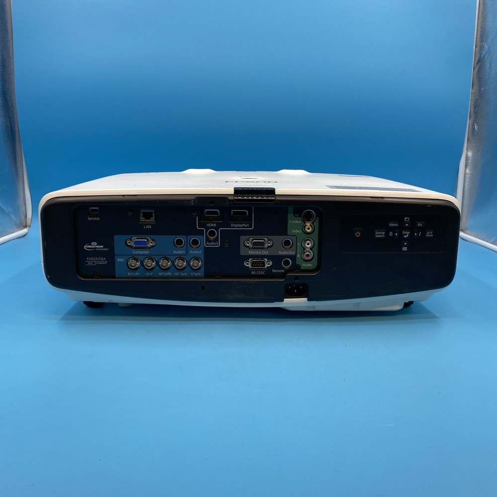 Epson PowerLite Pro G6150 | 3236 Lamp Hours