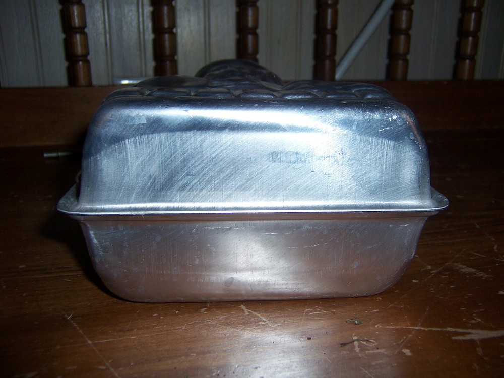 2 Piece Cake Pan 3D Santa Claus Mold