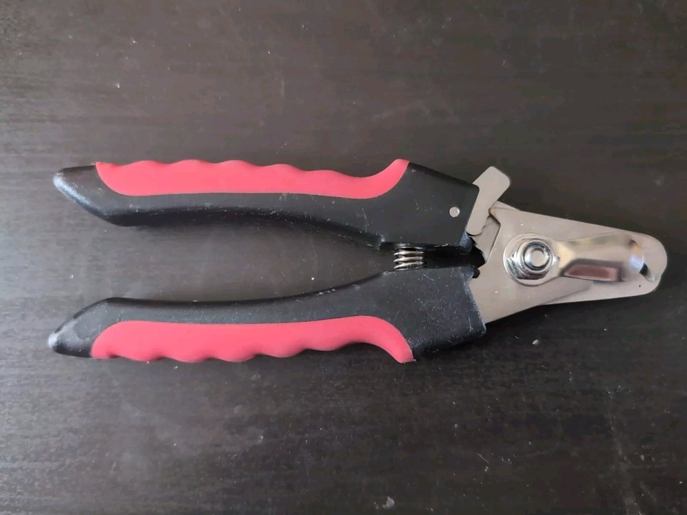 Pet Nail Clippers, Clean + Sharp, Grip Handles