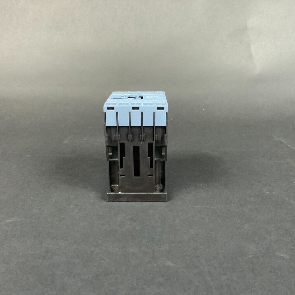 SIEMENS 3RT2517 2BB40 CONTACTOR ($30 OBO)