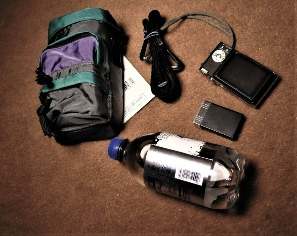 Tundra Ruff Pack Versatile Belt Pouch. NEW !