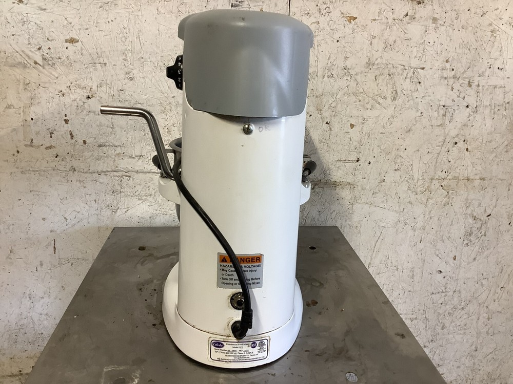 Mixer 5qt Globe SP5 with bowl 110v Tested