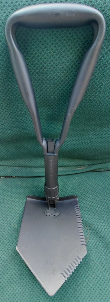 Genuine US Military Issue Entrenching Tool (E-Tool), Folding Shovel with Handle