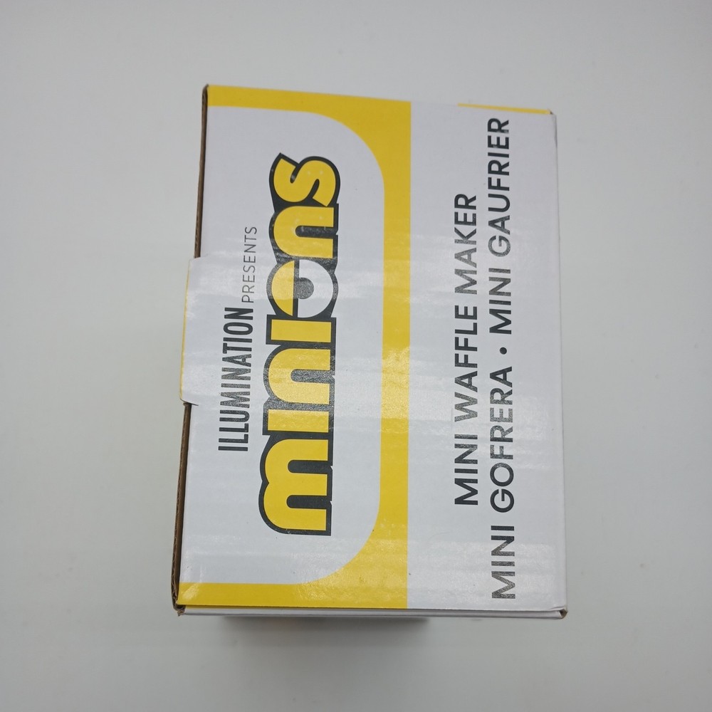 Uncanny Brands Minions Mini Waffle Maker