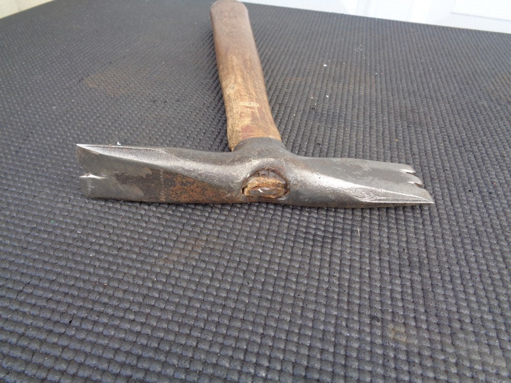 Vintage Hammer w/ Wood Handle Nail Puller Pry Tool Roofing Tool