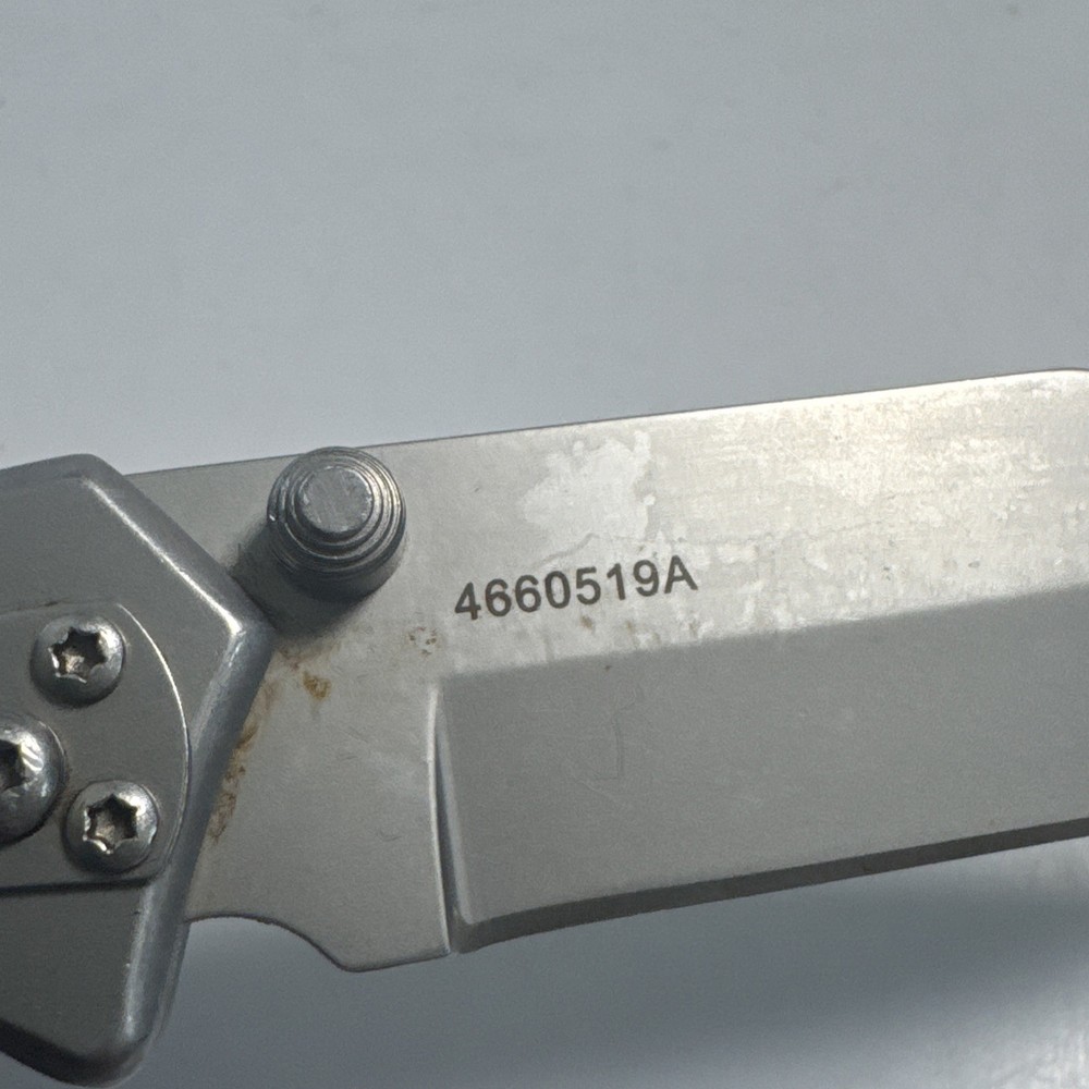 GERBER 4660519A Foldable Pocket Knife Metal Gray Clean Foldable