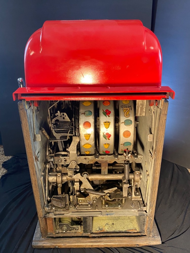 vintage 25 cent mills high top slot machine