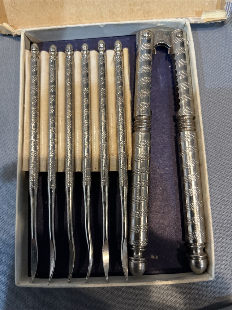 Vintage HMQ Nutcracker Set