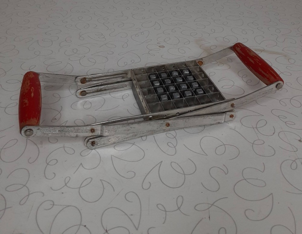 Folding Vegetable Dicer 1950s Red Wood Handles Works