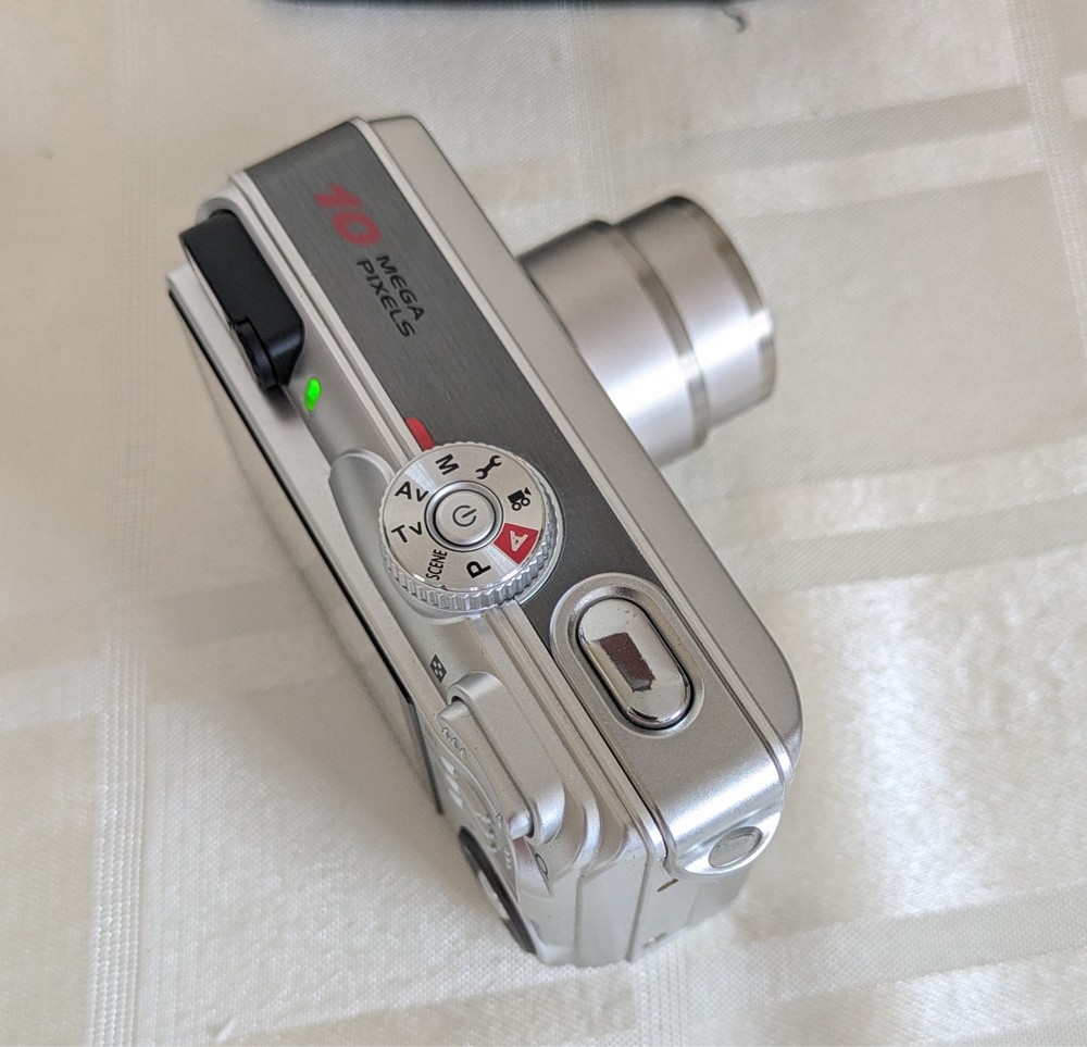 Technika SH-A366 10.0MP Compact Digital Camera Silver