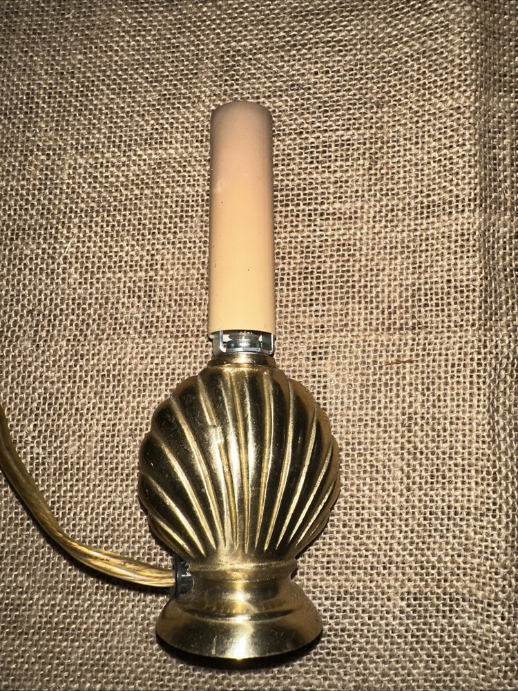 Vintage Brass Seashell Clam Shell Accent Nightlight Figure Works