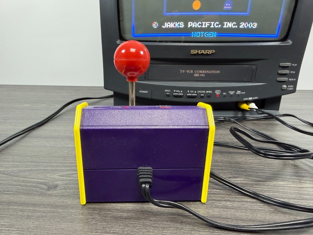 SHARP 13VT-j100 TV/VCR Combo, Remote & Namco Plug it & Play Games Console