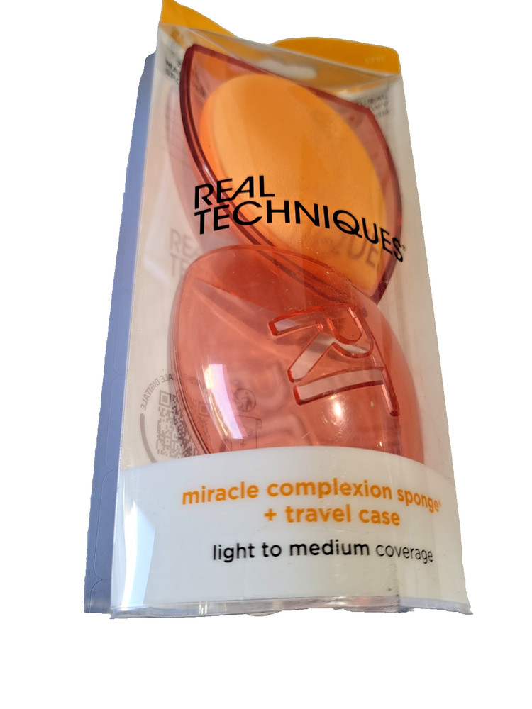 Real Techniques Miracle Complexion Sponge + Travel Case Light-Medium