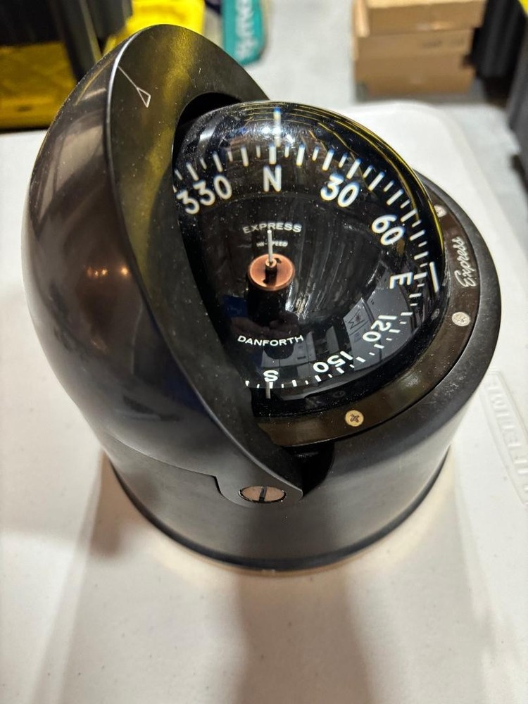 VINTAGE DANFORTH COMPASS "EXPRESS" MODEL. PEFECT CONDITION
