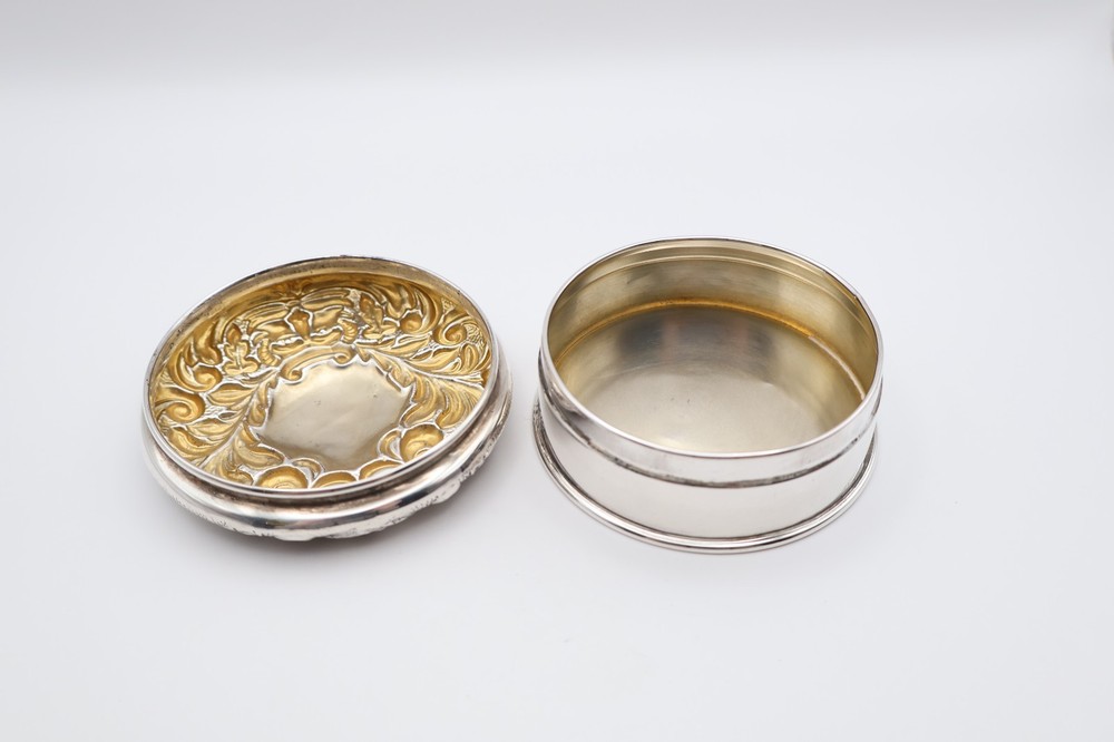 Antique Solid Silver Repousse Trinket Jewellery Box Hallmarked Chester 1899