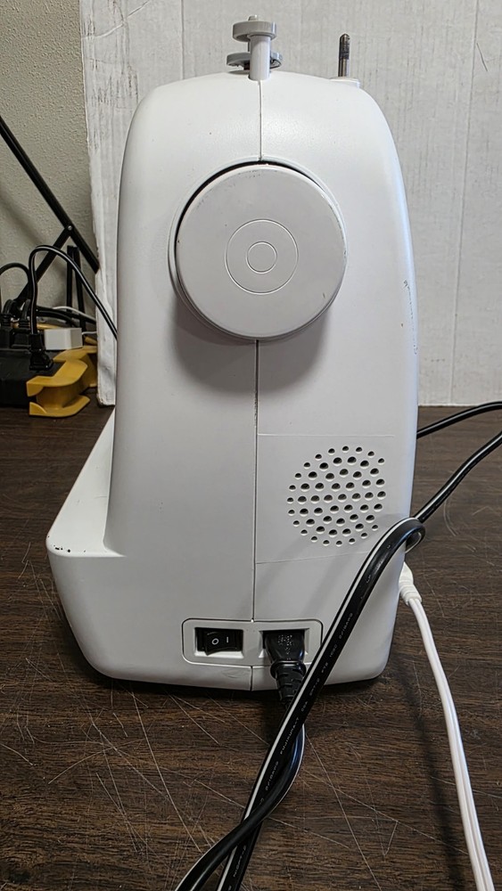 Brother CS-6000i Computerized Sewing Machine