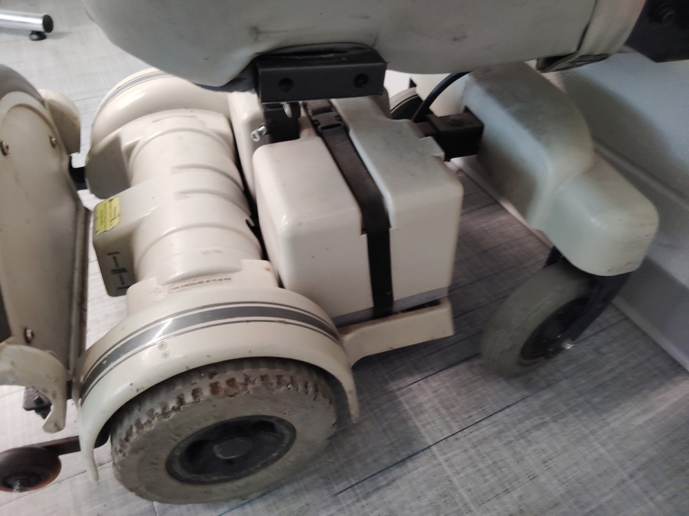 Used MPV 5 HOVER ROUND