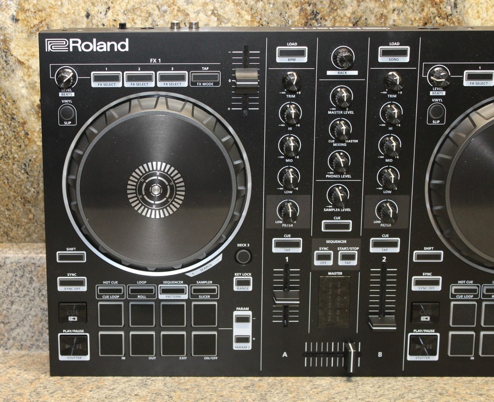 Roland DJ-202 DJ Controller