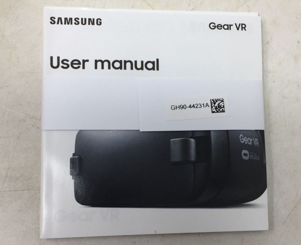 Samsung Gear VR Headset - Powered by Oculus