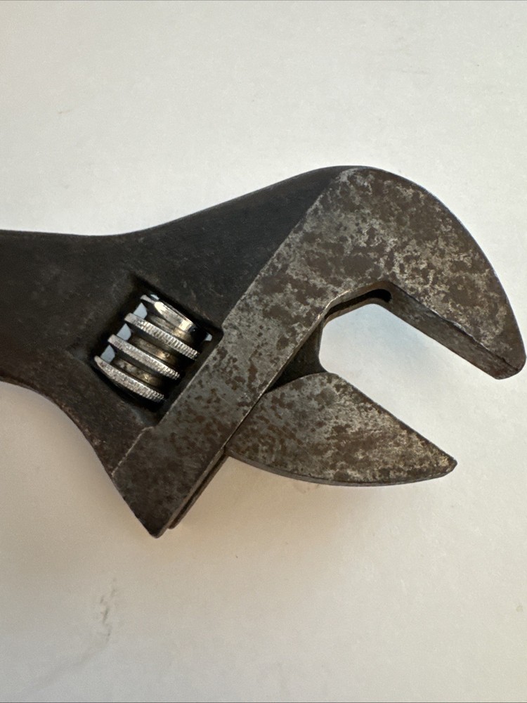 Klein Tools 3239 16" Adjustable Spud Wrench