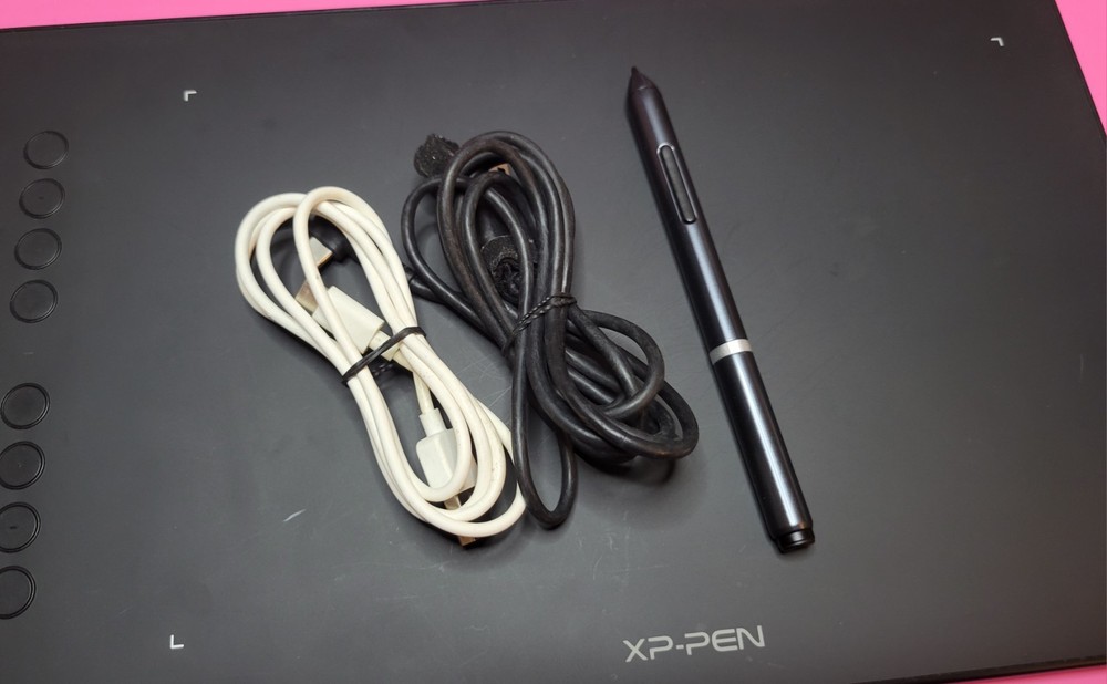 Drawing Tablet Bundle (XP Pen & Wacom Intuos) Read Desc
