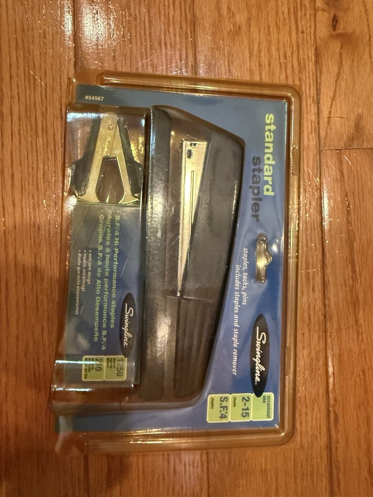Staples Stapler With Staple Remover And Extra Staples