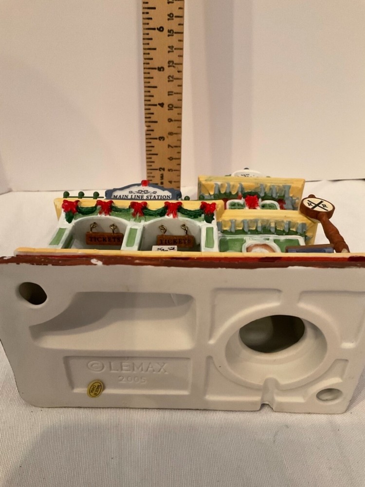 Leemax 2005 MAIN LINE STATION Lighted box kept