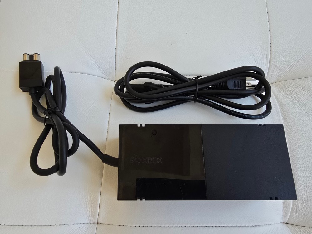 Xbox One 500 Console Model 1540 + Controller + Headset