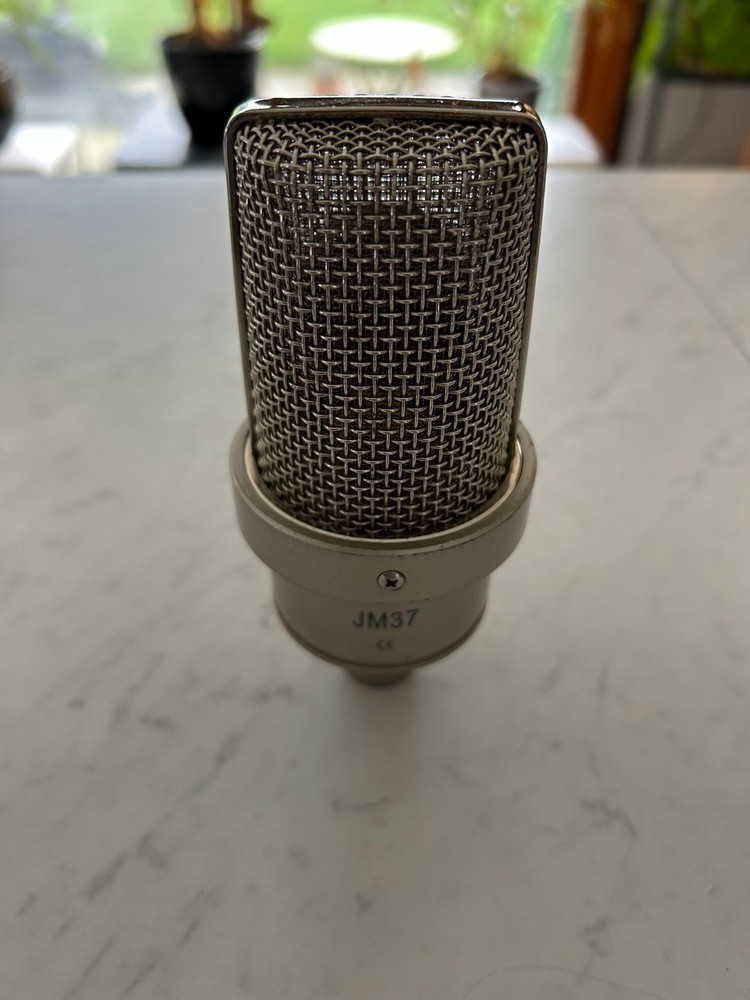 joemeek JM37 microphone